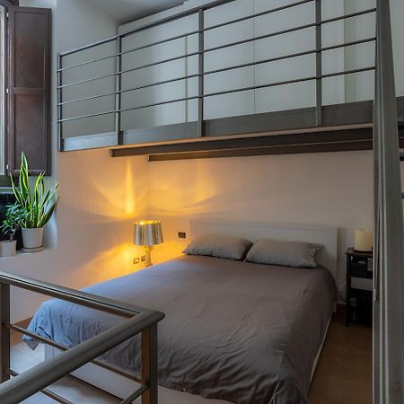 Life Is Beautiful Design Loft Navigli Romolo, Netflix, Wifi, Ac And Street Parking Apartment มิลาน ภายนอก รูปภาพ
