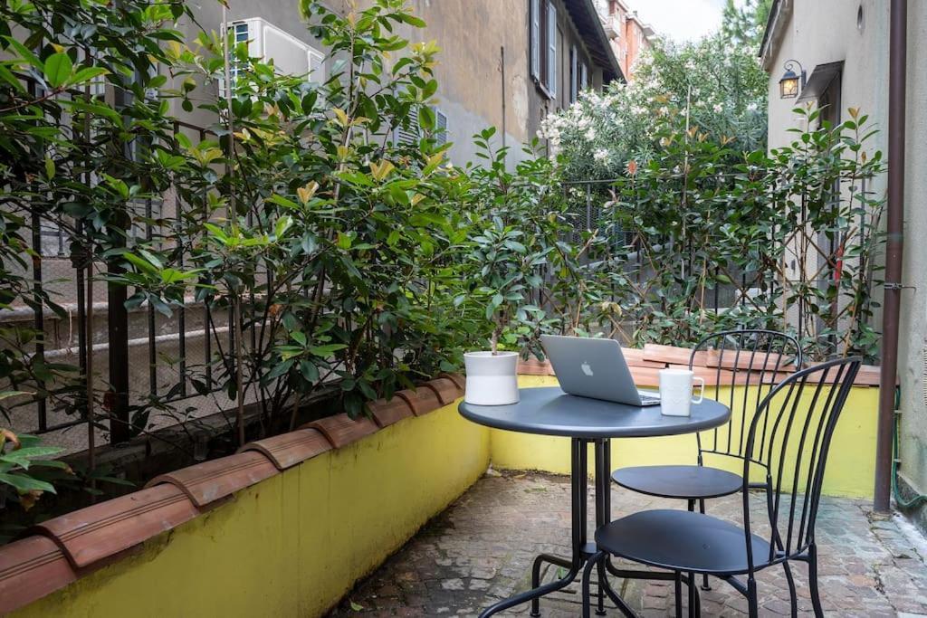 Life Is Beautiful Design Loft Navigli Romolo, Netflix, Wifi, Ac And Street Parking Apartment มิลาน ภายนอก รูปภาพ