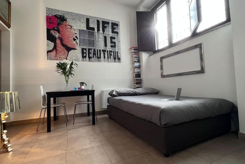 Life Is Beautiful Design Loft Navigli Romolo, Netflix, Wifi, Ac And Street Parking Apartment มิลาน ภายนอก รูปภาพ